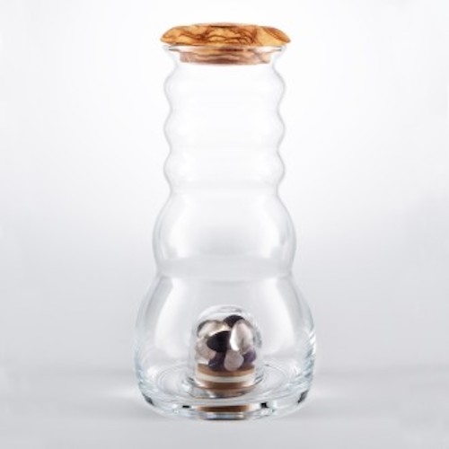 Glaskrug-Edelsteinwasser