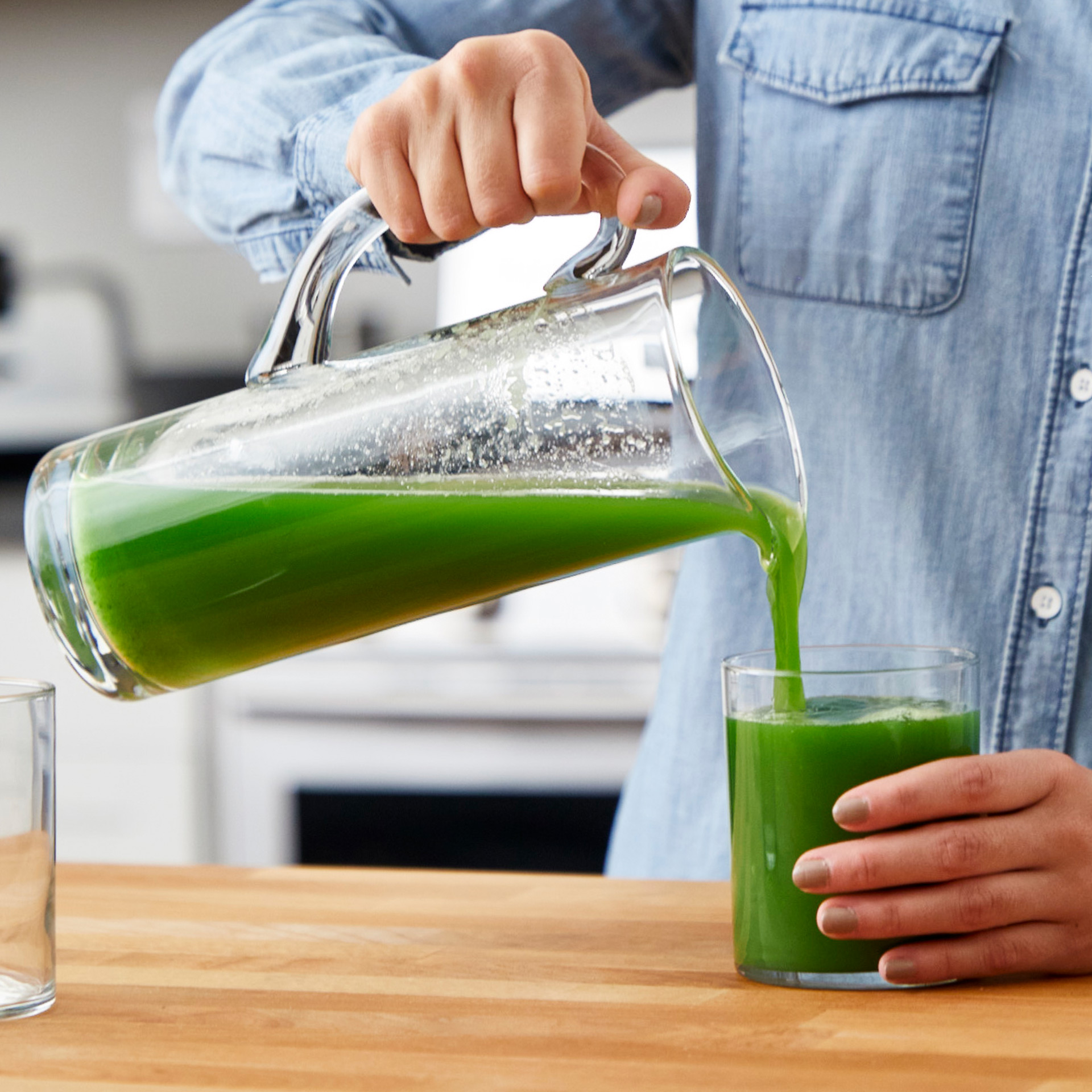 51705CR__13__Omega_Juicers_MM900_chrome_mit_Sellerie_1920x1920